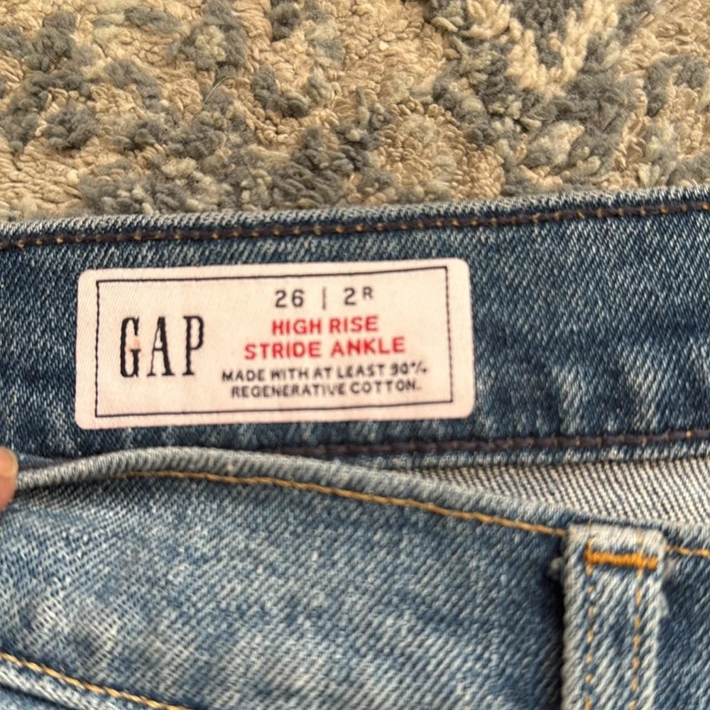 Gap High Rise Stride Wide-Leg Ankle Jeans Size 26/2R - Picture 6 of 10